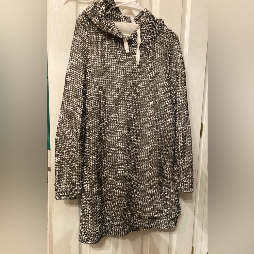 Long sweatshirt